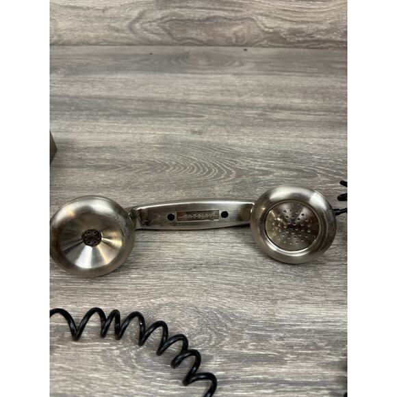 CROSLEY Vintage Style Numeric Stainless Steel Wall Phone Mount Telephone CR55 - Picture 4 of 8